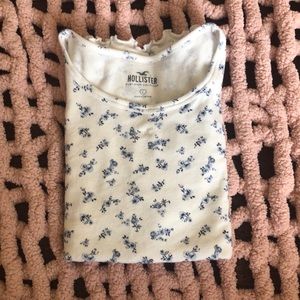 TRENDY Girls Must-Have Baby Tee (white floral)